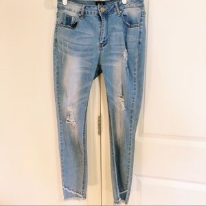 Ripped skinny jeans